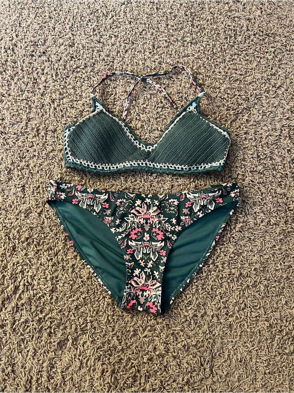 New Xhilaration Women’s Bikini Green Floral Set Size Small Top Medium Bottom